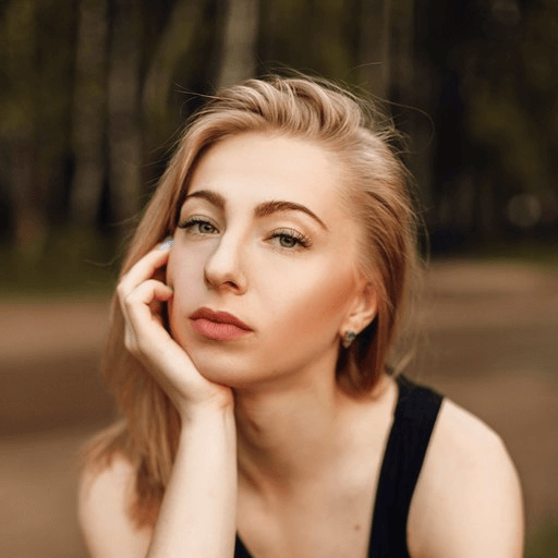 Юля Дебелая, HR